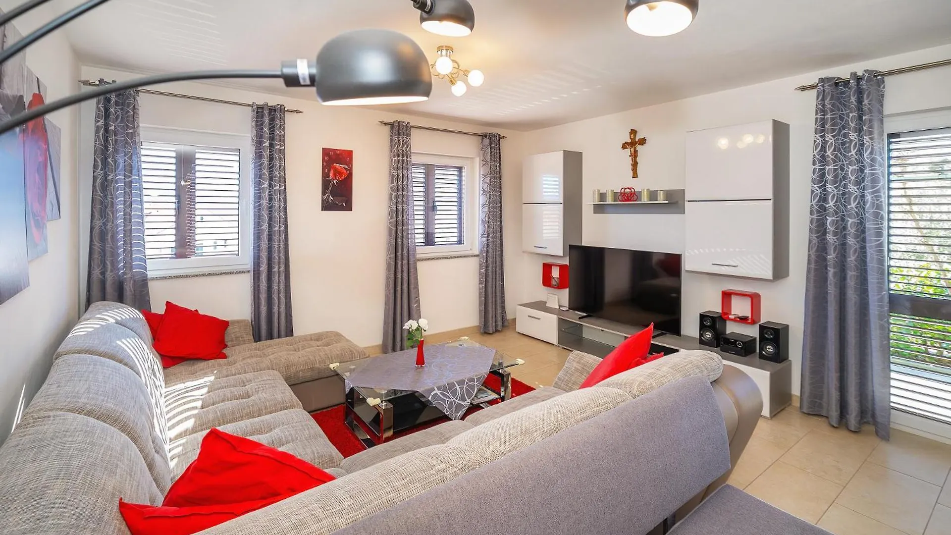 Apartment Harmonie With Jacuzzi And Terrace Jurandvor