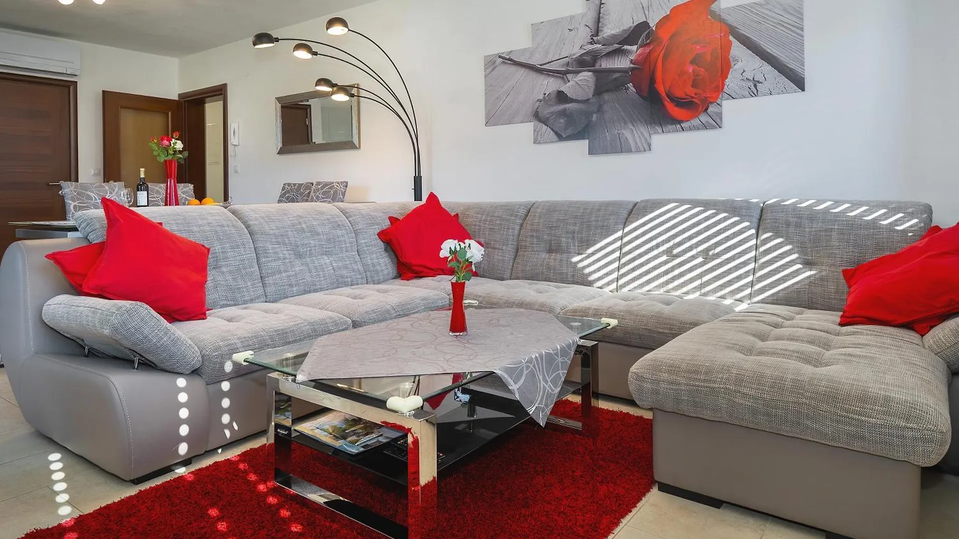 Apartment Harmonie With Jacuzzi And Terrace Jurandvor