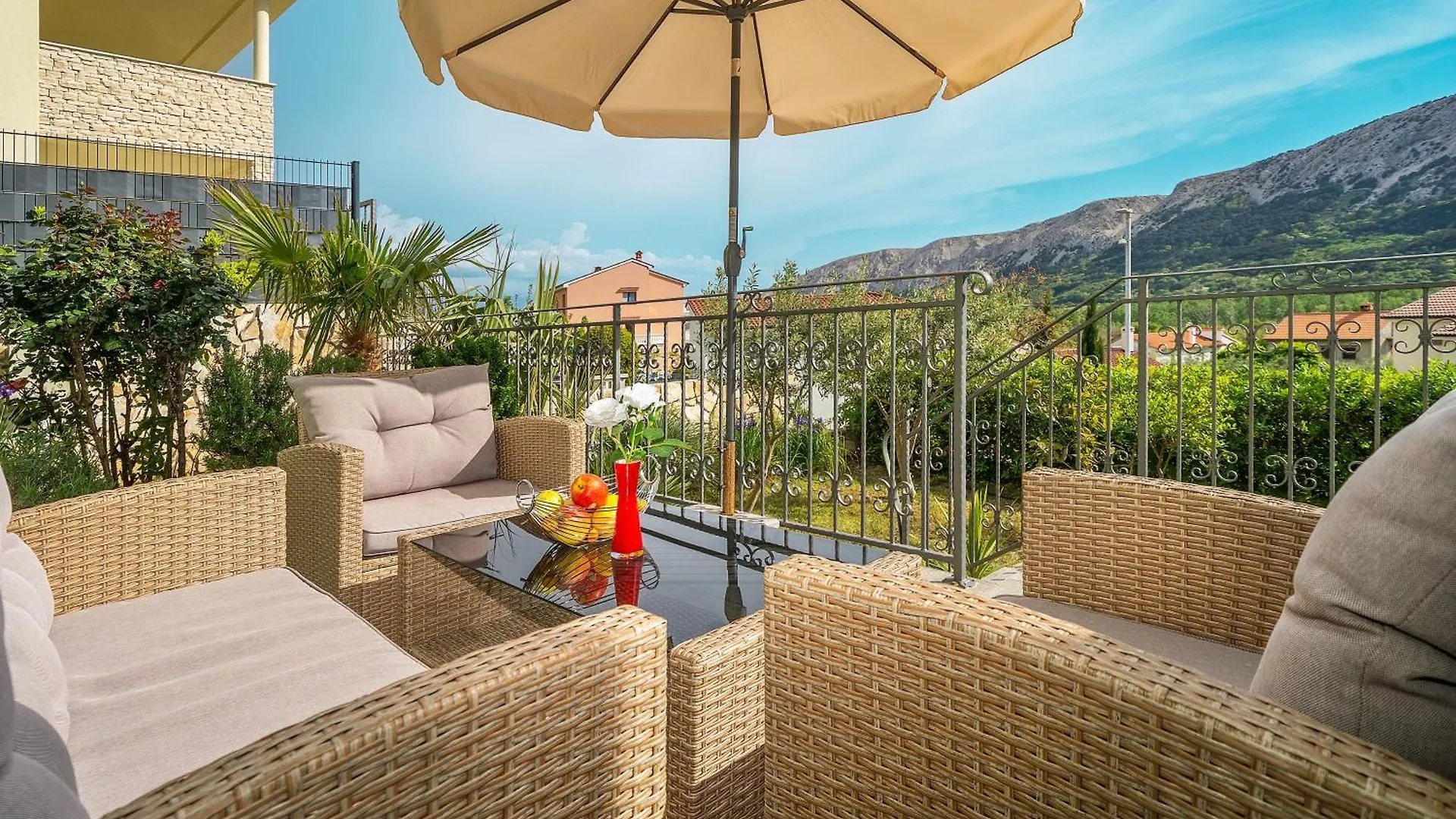 Apartment Harmonie With Jacuzzi And Terrace Jurandvor